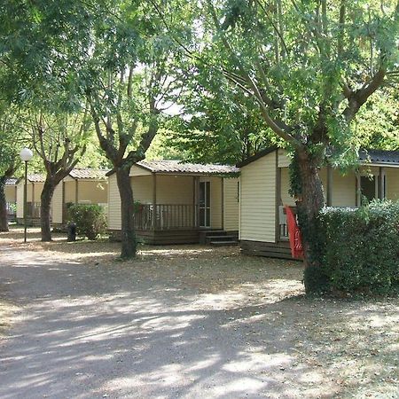 Hôtel Camping Parc du Château d'Allot à Boé Chambre photo