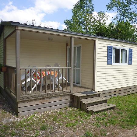 Hôtel Camping Parc du Château d'Allot à Boé Extérieur photo
