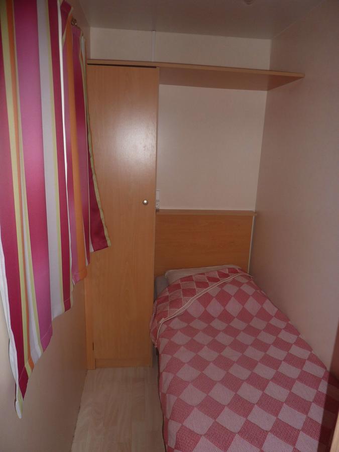 Hôtel Camping Parc du Château d'Allot à Boé Extérieur photo