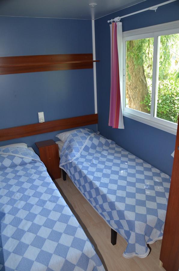 Hôtel Camping Parc du Château d'Allot à Boé Extérieur photo